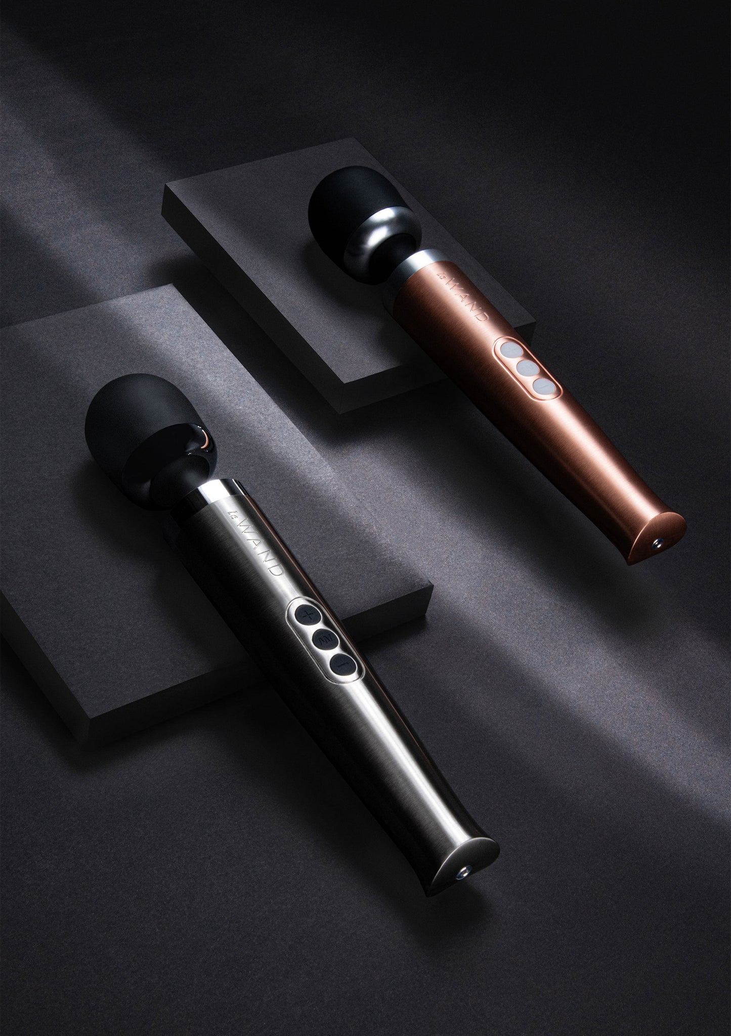 Le Wand Die Cast Rechargeable Vibrating Massager SILVER - 5