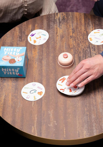 Hitty Titty Card Game MULTICOLOR - 4